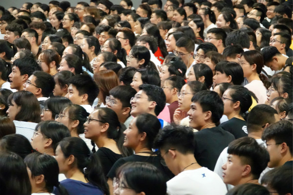 https://www.zufe.edu.cn/__local/2/EF/49/138BCF760B466BD812E464A28D3_50FE2056_1BE8D.jpg