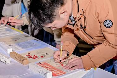 https://www.zufe.edu.cn/__local/6/63/82/DC4D719A467DF755CA1986E9706_672431FD_11BA31.png