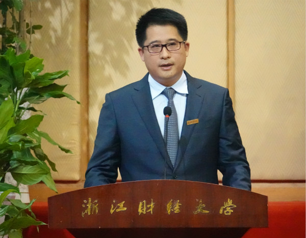 https://www.zufe.edu.cn/__local/B/22/2E/02E62BFF7B6941B47480A99AF62_DFBF1D59_14875.jpg