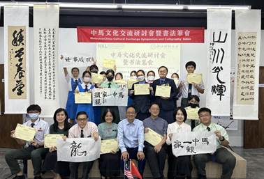 https://www.zufe.edu.cn/__local/5/6F/8E/618EB8DD41C044344A3BD480EAC_016EB563_63EBE.png